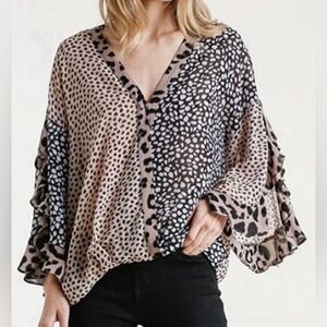 Umgee Mixed Animal Print Split Flutter Ruffle Sleeve Blouse Size 1XL